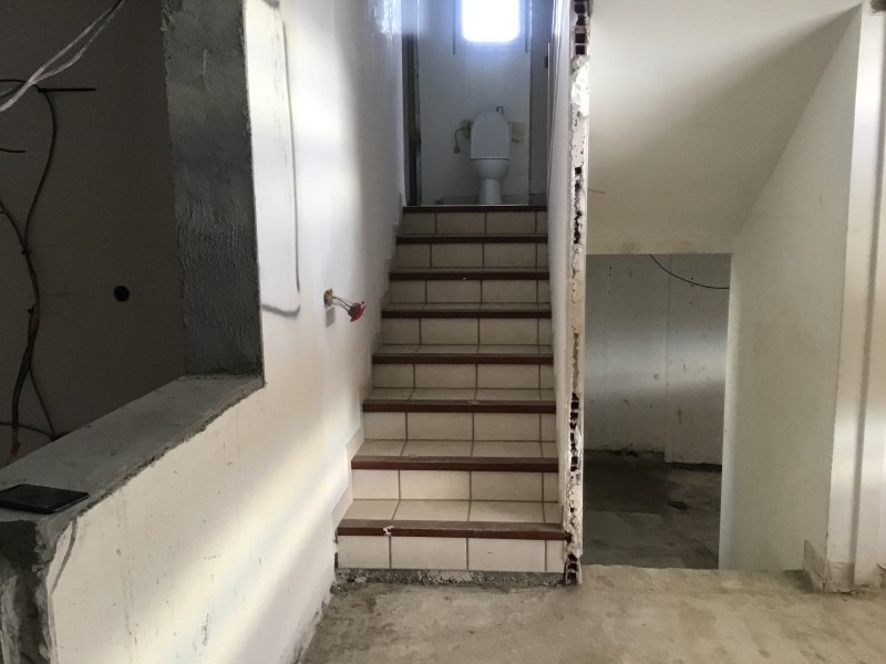 Étude de structure IPN, démolition complète avec gestion des déchets, et maçonnerie de précision à Écully dans le Rhône