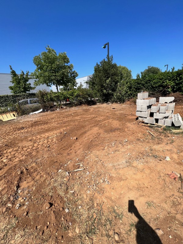 Travaux de terrassement sur 52 m³ avec fondations en béton armé et dallage dosé à 350 kg/m³ à Villeurbanne dans le Rhône