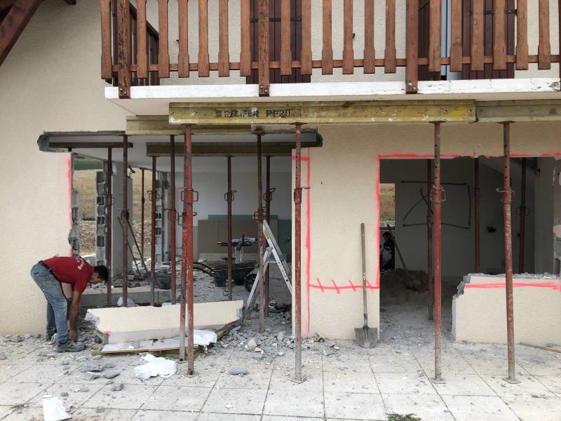 Étude de structure IPN, démolition complète avec gestion des déchets, et maçonnerie de précision à Écully dans le Rhône