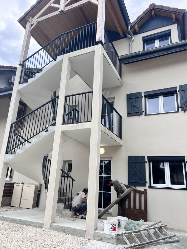 Rénovation intérieure d'un bâtiment aux Monts d'Or : Un projet alliant modernité et authenticité