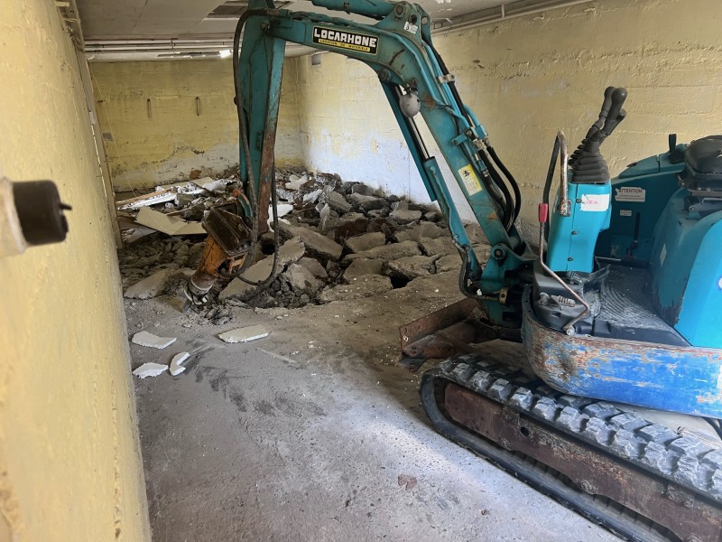 Rénovation d'une maison années 70 sur Ternay Installation d’un système de drainage avec géotextile, tuyaux PVC Ø100 mm et membrane Soprema sur 33,2 ML à Ternay dans le Rhône