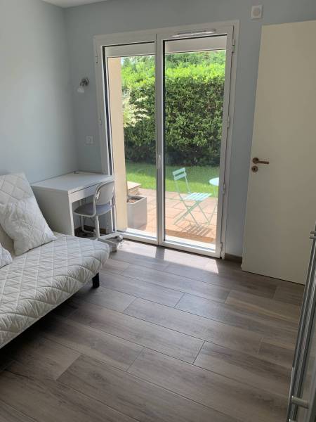 Pose de parquet menuiserie peinture electricité à Lyon