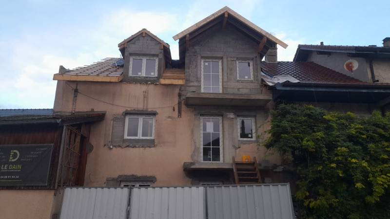 Maconnerie creation de fenetres dans les combles