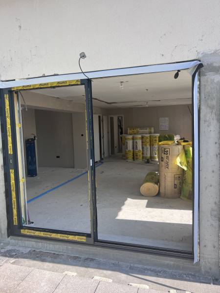 Ouverture dans mur de façade pour pose de porte fenêtre à Sergy