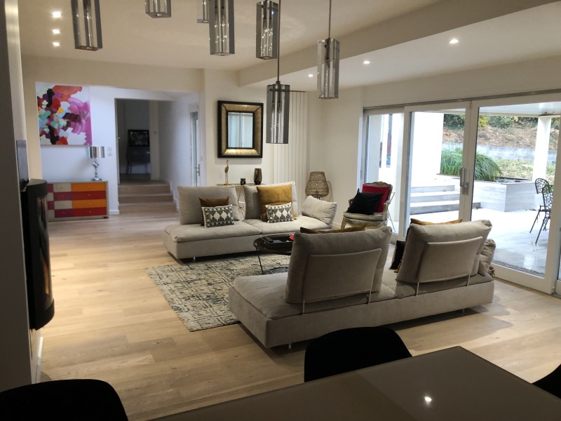 Démolition intérieure complète, percement de mur en briques roulées, création de trémie et installation IPN à Rillieux, proche de Lyon