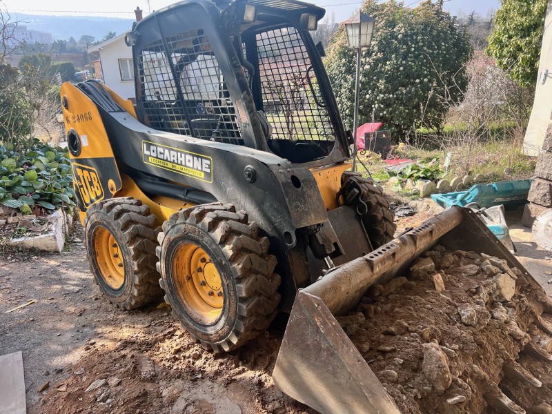 Rénovation d'une maison années 70 sur Ternay Installation d’un système de drainage avec géotextile, tuyaux PVC Ø100 mm et membrane Soprema sur 33,2 ML à Ternay dans le Rhône